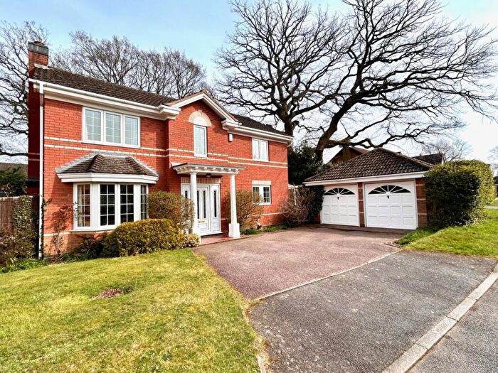 4 Bedroom Detached House For Sale In Boningale Way, Dorridge, Solihull, B93
