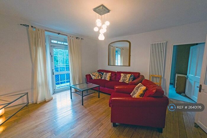 3 Bedroom Flat To Rent In Grenada House, London, E14