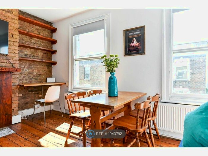 1 Bedroom Flat To Rent In Top Floor, London, N16