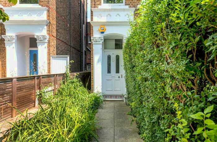 1 Bedroom Flat To Rent In Highlever Road, London, W10