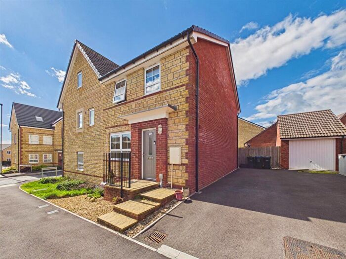 3 Bedroom Semi Detached House For Sale In Gainey Gardens, Chippenham, SN15