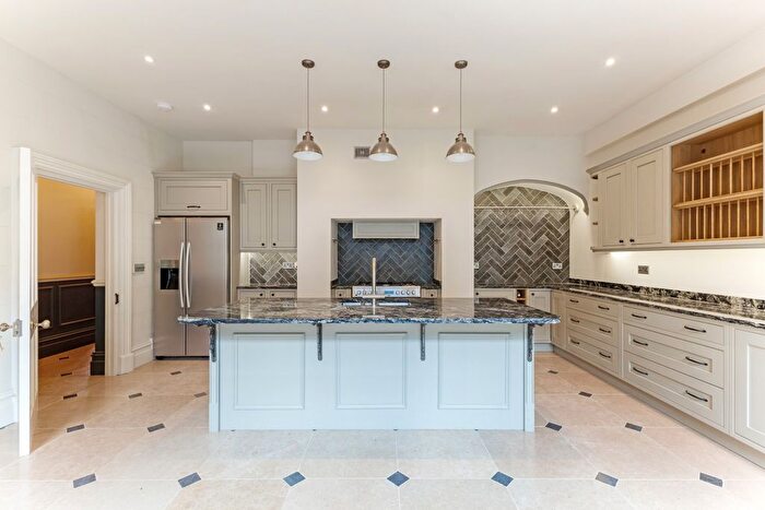 3 Bedroom Flat For Sale In Rosemary Lane, Flimwell, TN5