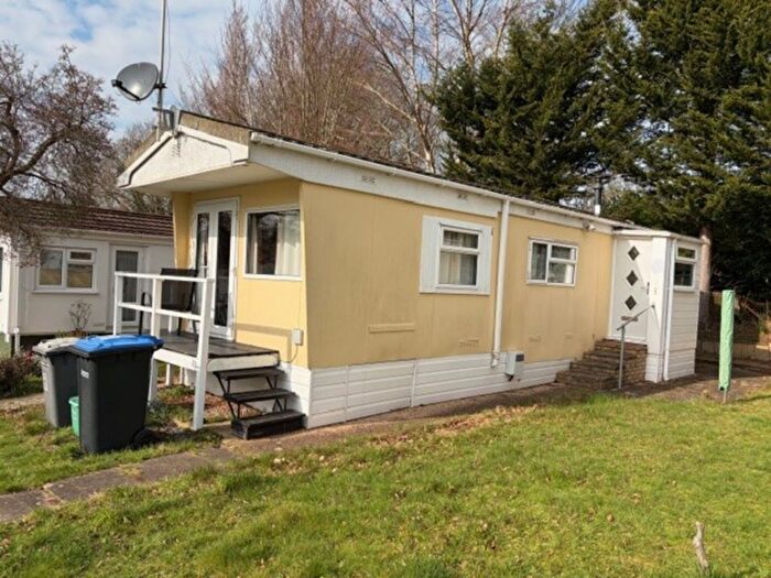 Park Home For Sale In Rose Park, Addlestone, KT15