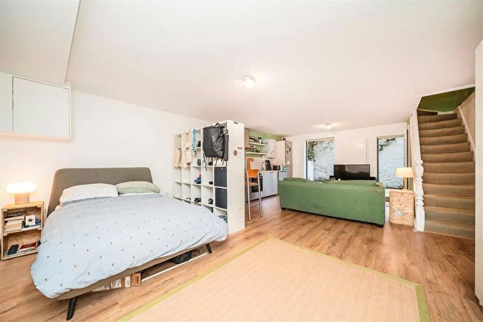 Studio For Sale In Roman Road, Bethnal Green, E2