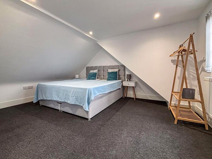 1 Bedroom Terraced House To Rent In Room, , Rochfords Gardens, Slough, Berkshire, SL2