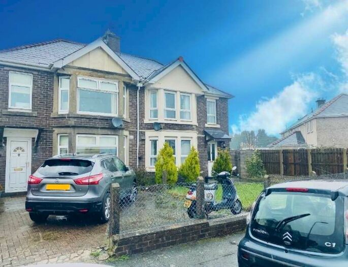 3 Bedroom Semi-Detached House To Rent In North Walk, Barry, CF62