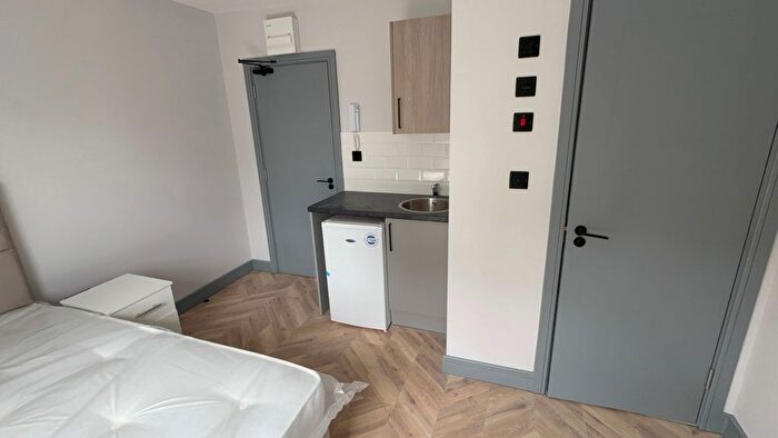 Studio To Rent In Mildmay Park, Islington / Newington Green, N1