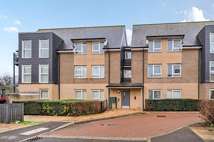 2 Bedroom Apartment For Sale In Watercress Way, Northfleet, Gravesend, DA11