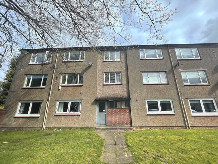 3 Bedroom Flat To Rent In Iona Road, Renfrew, PA4