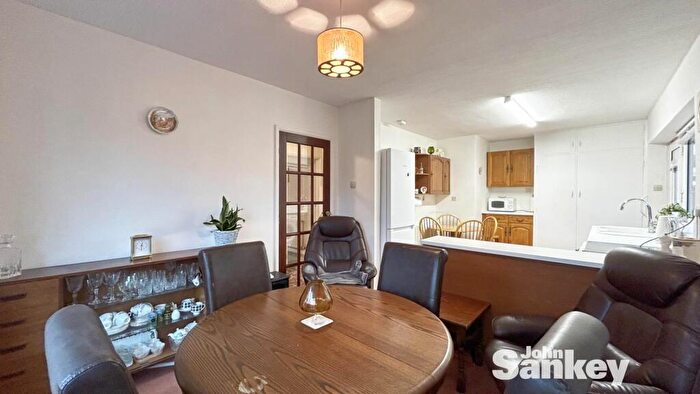 2 Bedroom Detached Bungalow For Sale In Nottingham Road, Mansfield, NG18