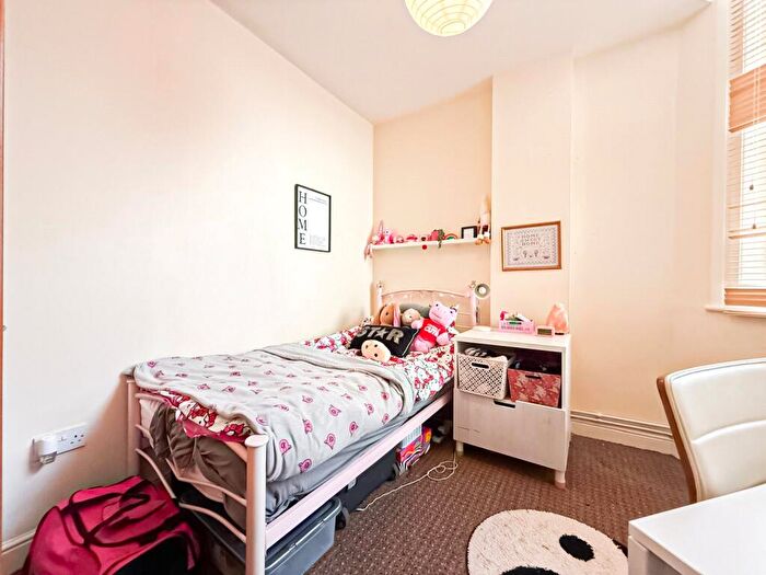 2 Bedroom Apartment To Rent In Sir Thomas Street, Liverpool, Merseyside, L1