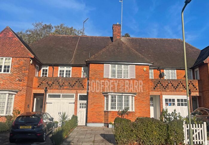 4 Bedroom Semi Detached House To Rent In Hill Top, Hampstead Garden Suburb, NW11