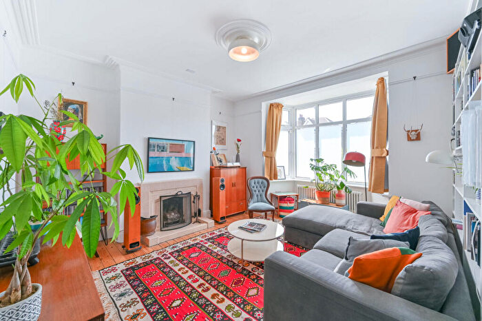 3 Bedroom End Of Terrace House For Sale In Thornsbeach Road, Catford, London, SE6
