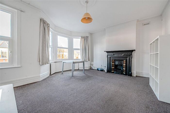 2 Bedroom Flat To Rent In Osborne Road, Palmers Green, N13