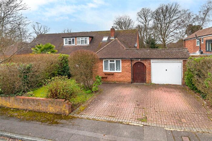 3 Bedroom Semi Detached House For Sale In Frensham Road, Crowthorne, Berkshire, RG45