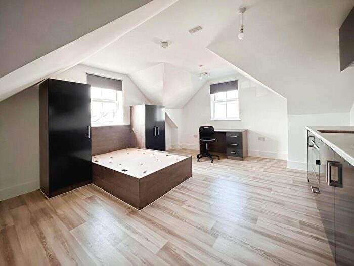 1 Bedroom Flat To Rent In Charndon Close, Reading, RG2