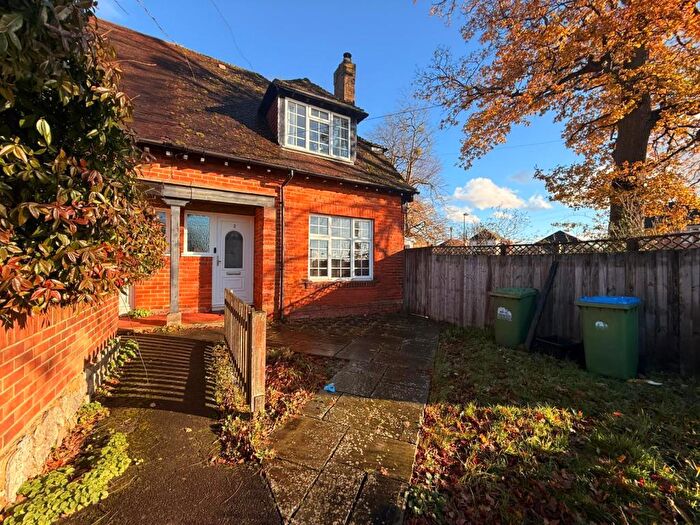 3 Bedroom Semi Detached House To Rent In Cypress Avenue, Southampton, SO19