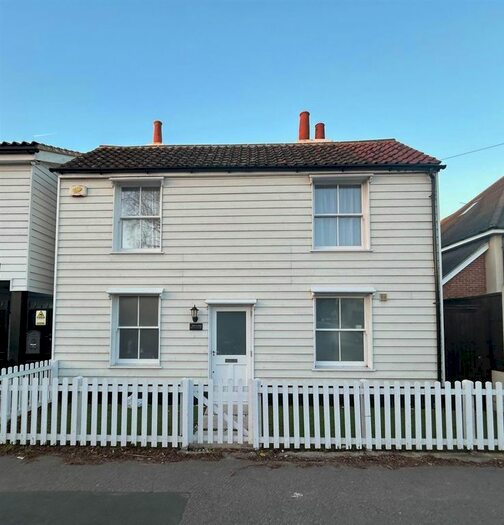 3 Bedroom Detached House To Rent In St. Marys Lane, Upminster, RM14