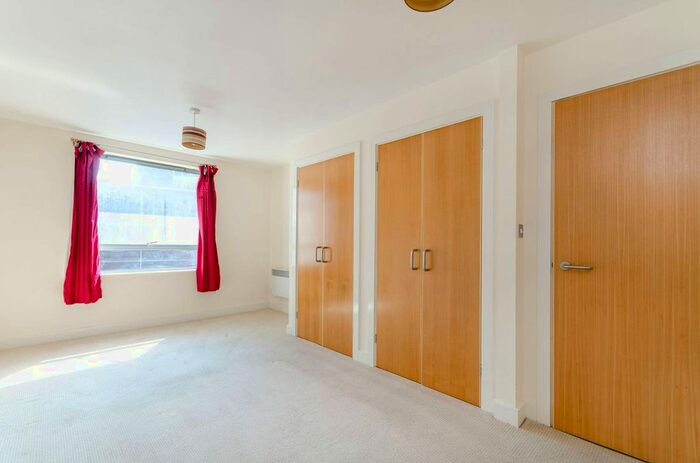 2 Bedroom Flat To Rent In The Bittoms, Kingston, Kingston Upon Thames, KT1