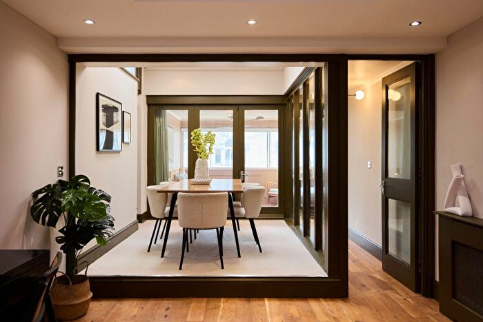 3 Bedroom Flat For Sale In The Colonnades, Porchester Square, W2