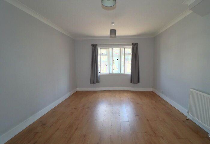 1 Bedroom House Of Multiple Occupation To Rent In New Haw Road, KT15