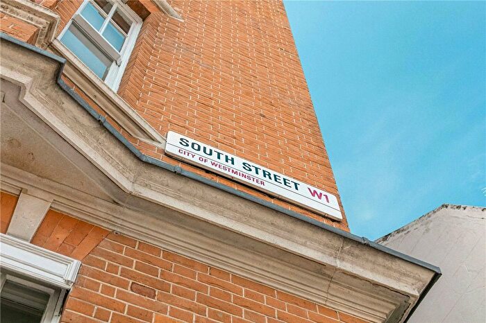 3 Bedroom Flat To Rent In South Street, London, W1K