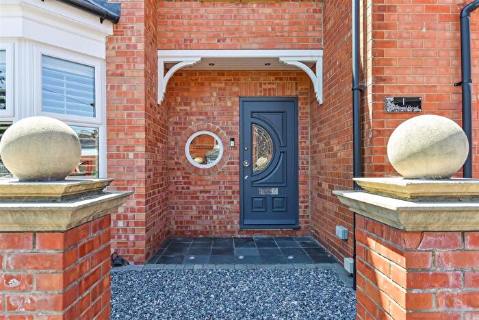 4 Bedroom Detached House For Sale In Balmoral Road, Andover, SP10