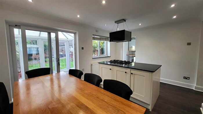 4 Bedroom Property To Rent In Tysoe Avenue, Enfield, EN3