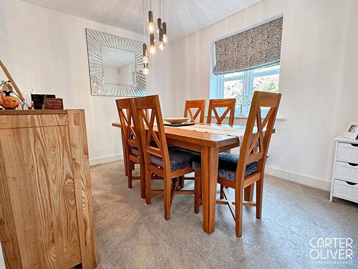 5 Bedroom Detached House For Sale In Leaders Way, Lutterworth, LE17