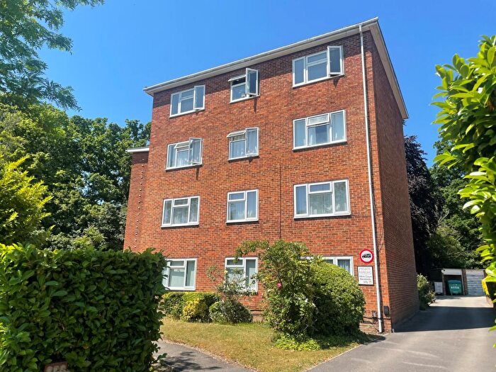 3 Bedroom Flat To Rent In Winn Road, Southampton, SO17