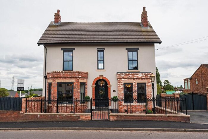 4 Bedroom Detached House For Sale In Top Road, Calow, S44