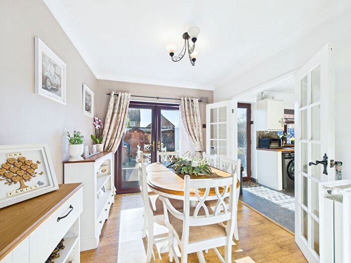 3 Bedroom Terraced House For Sale In Broxburn Drive, South Ockendon, RM15