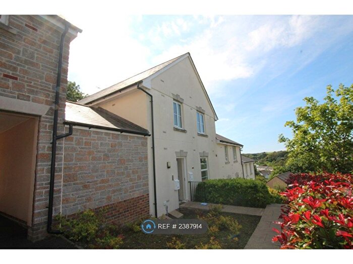 2 Bedroom Flat To Rent In Kel Avon Close, Truro, TR1