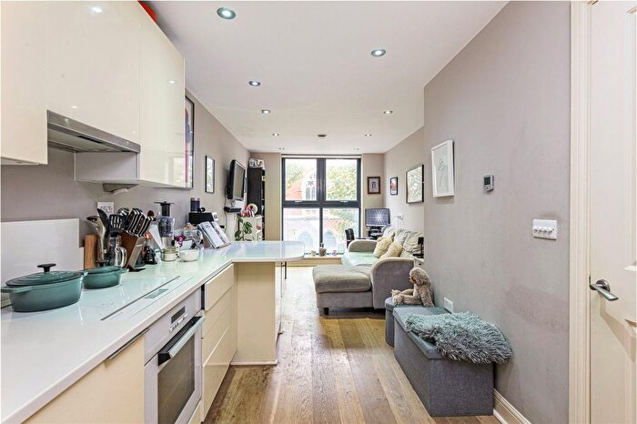 1 Bedroom Flat To Rent In Magdalen Road, London, SW18