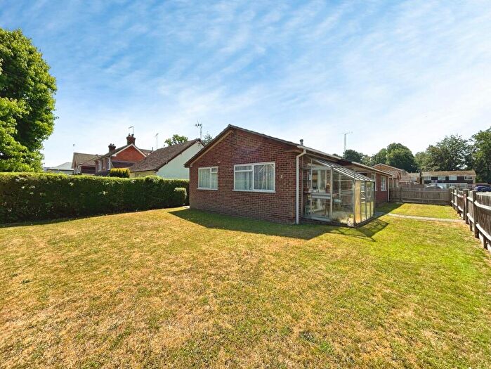 3 Bedroom Bungalow For Sale In Aldershot Road, Fleet, Hampshire, GU51