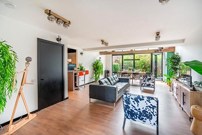 4 Bedroom Town House For Sale In Sandringham Street, York, YO10