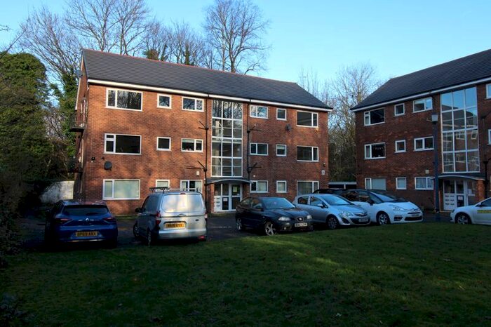 2 Bedroom Flat To Rent In St. Anns Road, Prestwich, Manchester M25