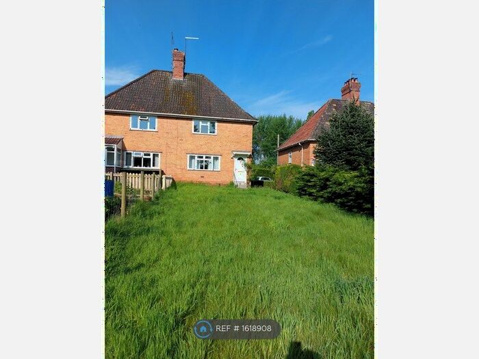 3 Bedroom Semi-Detached House To Rent In Hillside View, Yeovil, BA22