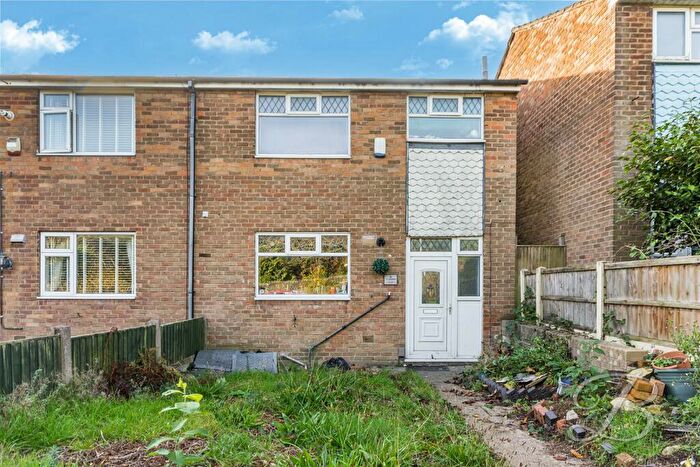 3 Bedroom End Of Terrace House For Sale In Flintham Court, Mansfield, NG18