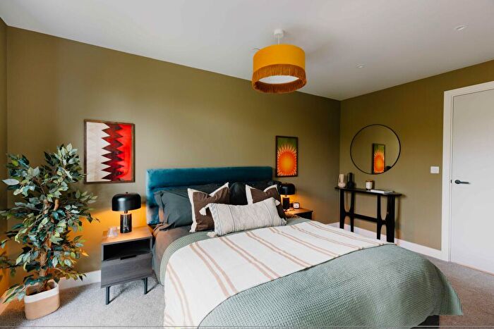 2 Bedroom Apartment To Rent In Inkwell Place, Birmingham, B16