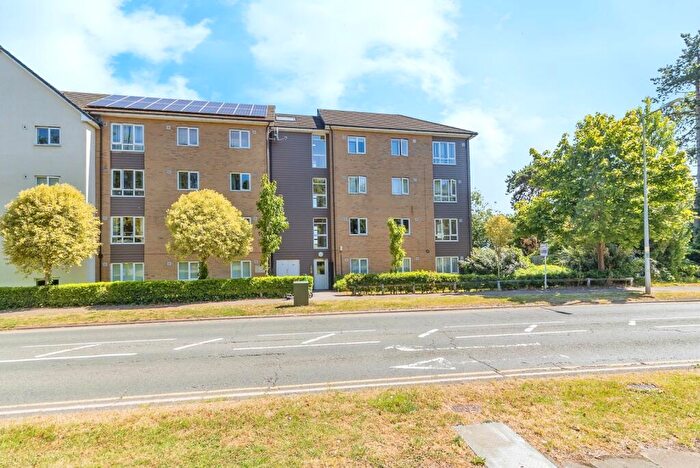 2 Bedroom Flat For Sale In Bunkers Crescent, Bletchley, Milton Keynes, Buckinghamshire, MK3