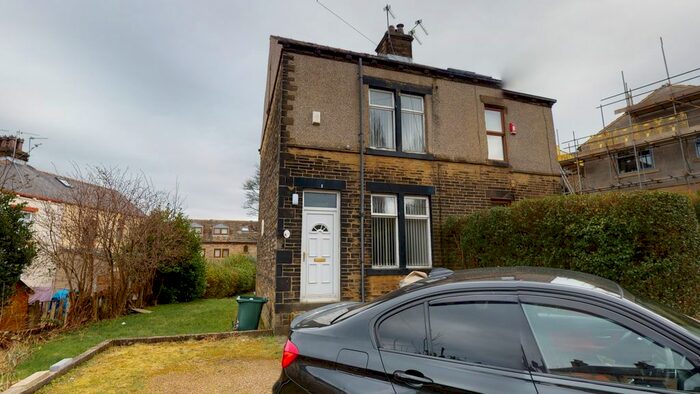 3 Bedroom Semi-Detached House To Rent In Mayo Grove, Bankfoot, Bradford, BD5