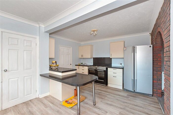 5 Bedroom Detached Bungalow For Sale In St. Mary's Road, New Romney, Kent, TN28