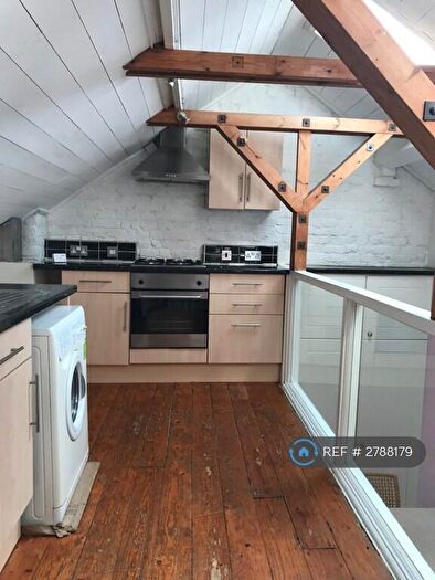 1 Bedroom Flat To Rent In Lavender Sweep, London, SW11