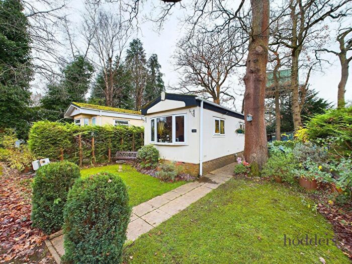 2 Bedroom Park Home For Sale In Lyne, Surrey, KT16