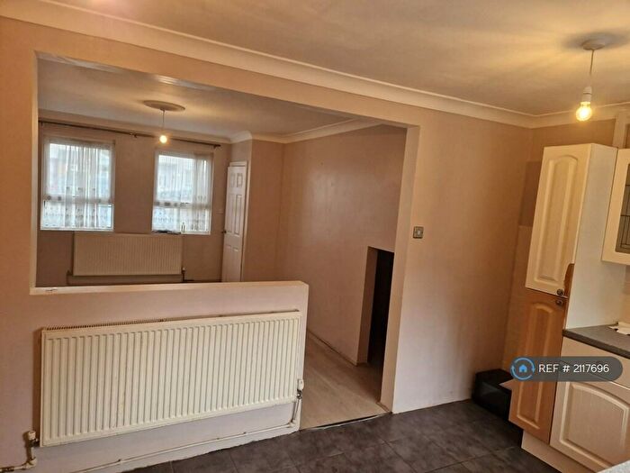 3 Bedroom Semi-Detached House To Rent In Ingoldsby Road, Gravesend, DA12