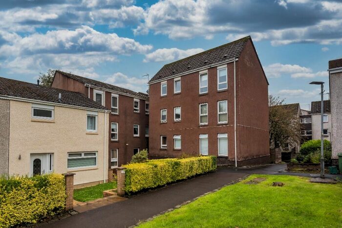 3 Bedroom Flat To Rent In Kirkton, Erskine, Renfrewshire, PA8