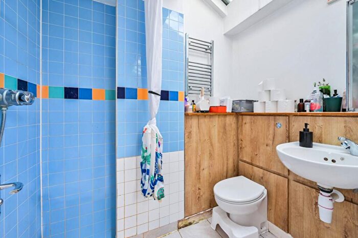 2 Bedroom Flat To Rent In Draymans Mews, Peckham Rye, London, SE15