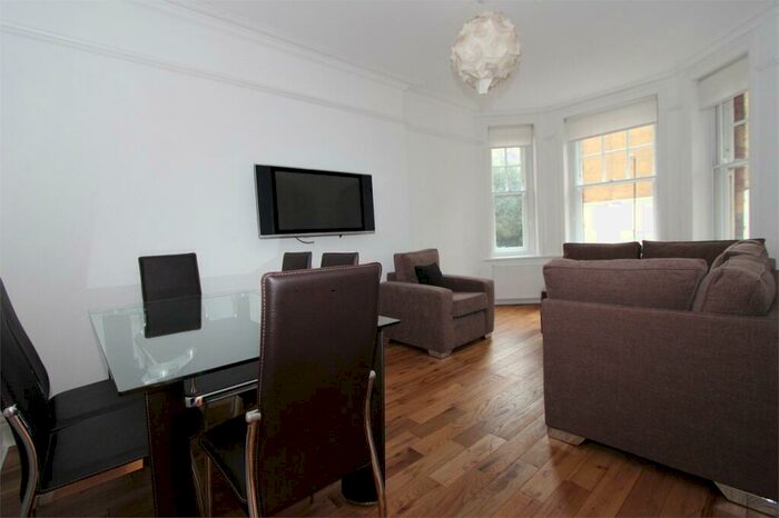 3 Bedroom Apartment To Rent In Melcombe Court, Dorset Square, London, NW1
