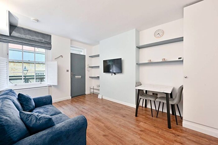 1 Bedroom Flat To Rent In Fletcher Buildings, Covent Garden, London, WC2B